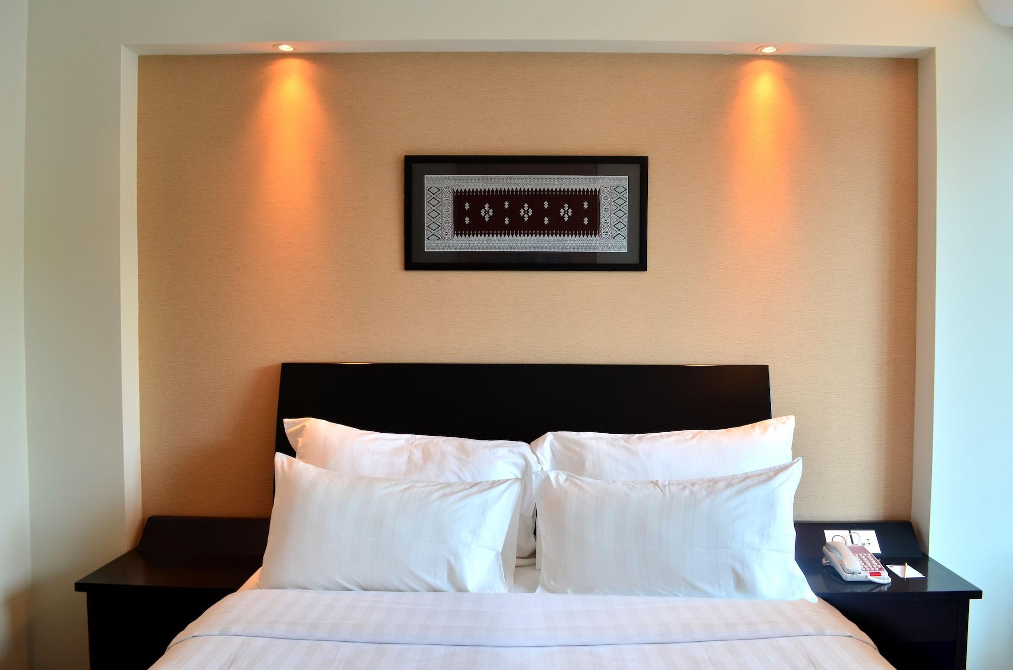Emersia Hotel And Resort 반다르 람풍 외부 사진