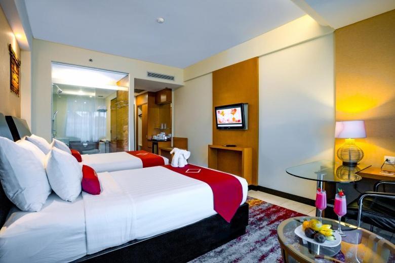 Emersia Hotel And Resort 반다르 람풍 외부 사진