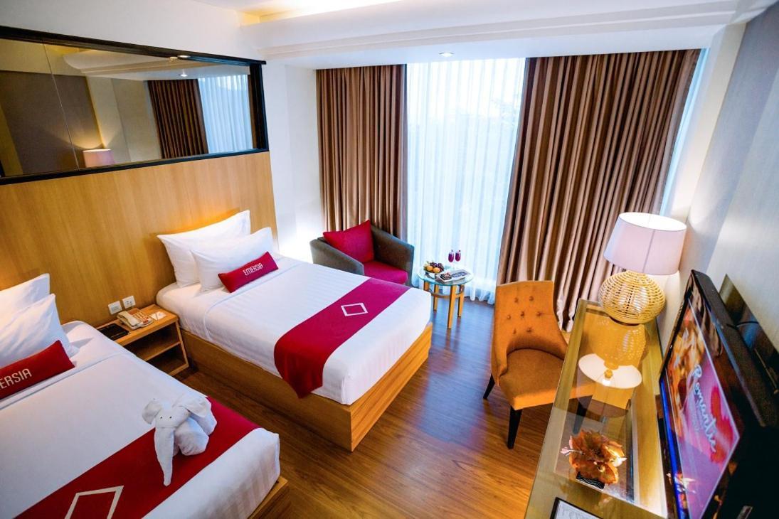 Emersia Hotel And Resort 반다르 람풍 외부 사진