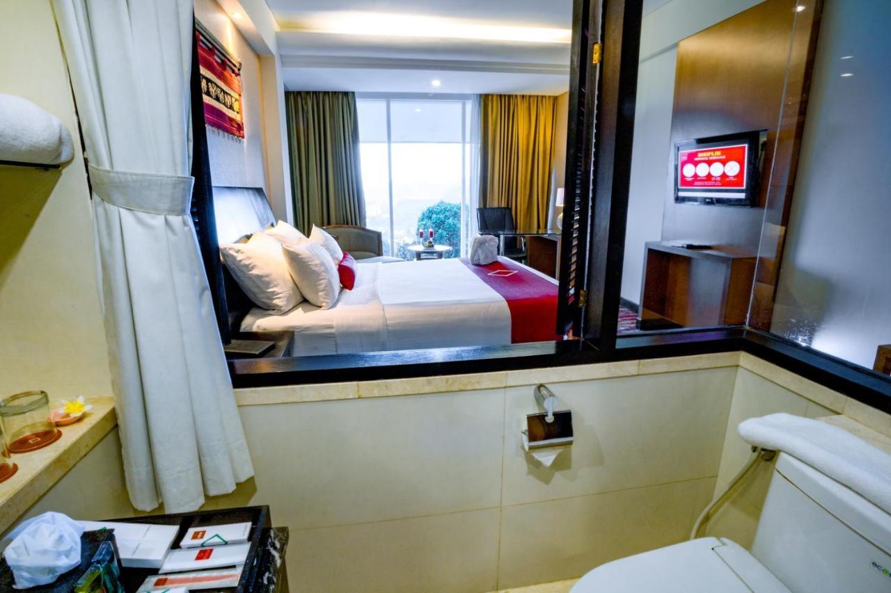 Emersia Hotel And Resort 반다르 람풍 외부 사진