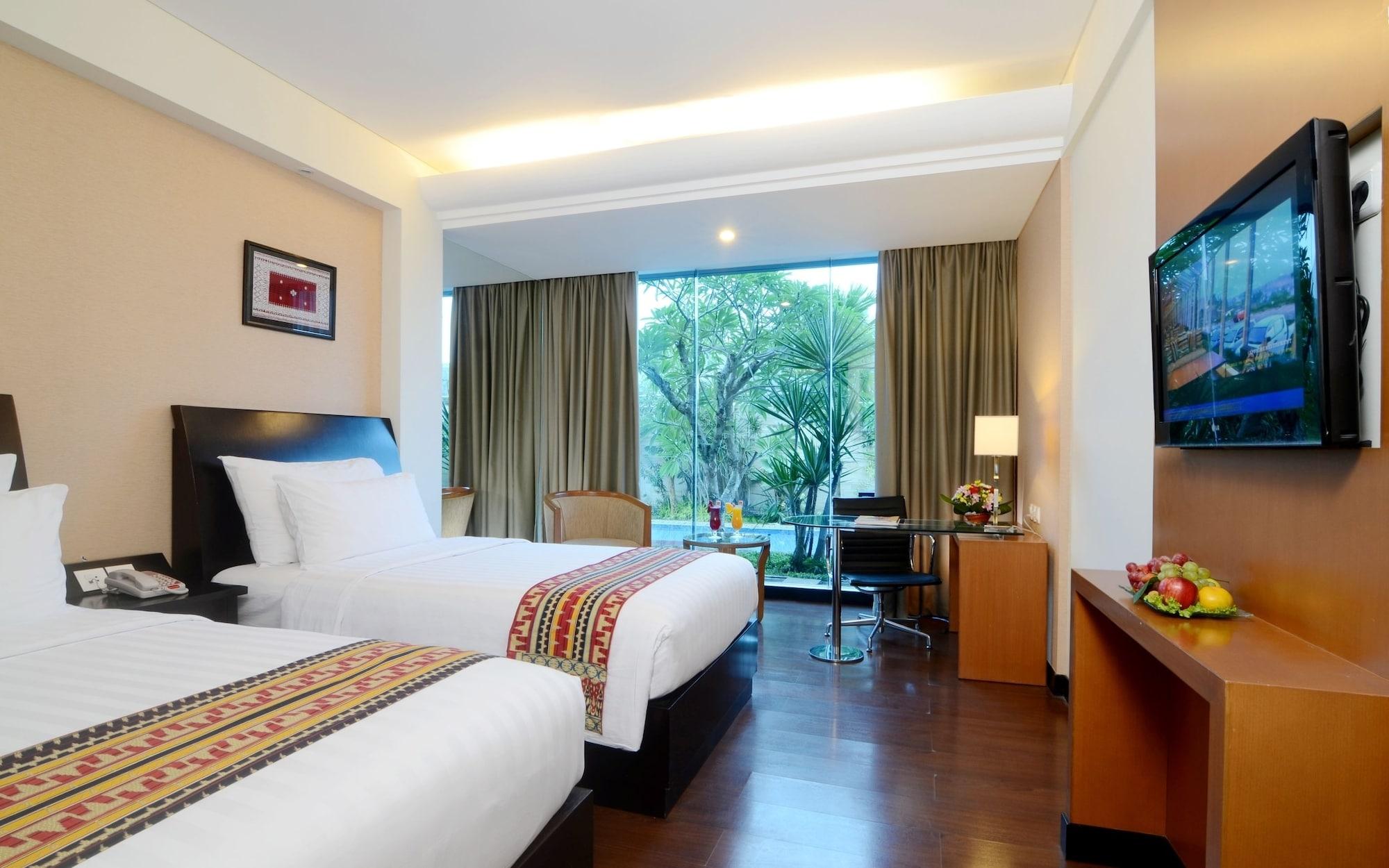 Emersia Hotel And Resort 반다르 람풍 외부 사진